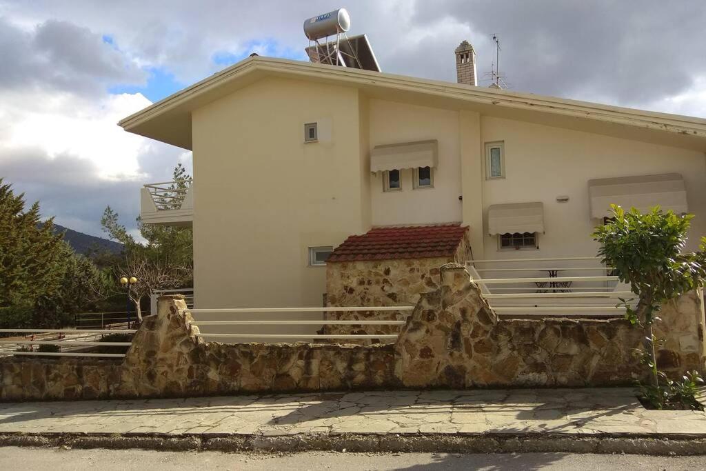 Ferienwohnung The Stone House Kozani Exterior foto